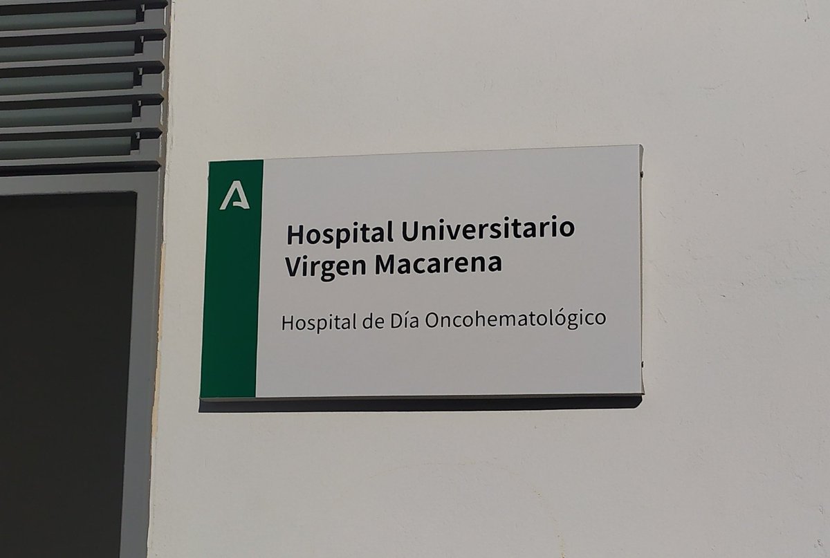 AuxiNavas's tweet photo. Aviso‼️he sufrido una caída a causa del acerado con desnivel y en mal estado justo en la entrada del Hospital de Día Oncohematológico del @HUVMacarena  en Sevilla, cuidado si vas por allí. 
Esta vez me ha acompañado la  🍀
@AndaluciaJunta
@saludand
 @Ayto_Sevilla @EmergenciasSev https://t.co/BDr4vtlUCh
