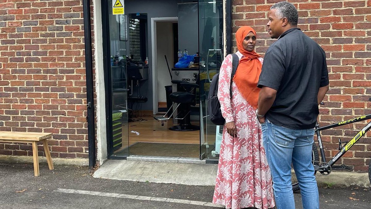 PlushSe16's tweet photo. Seeking support on a local level is essential - thanks to our Neighbour and friend @Naima_Ali01 who stood alongside us as we sought clarity. ❤️
#NOPRICEONCULTURE
#PLUSHBARBERS
#FORTHECULTURE #P33 #PLUSHSE16 #SOUTHWARKCOUNCIL
#REGENTLANDDEVELOPMENTS https://t.co/xQzddfs8Md