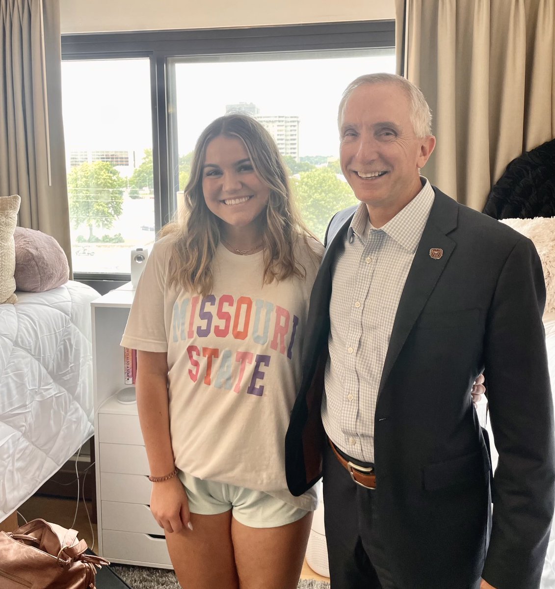 So wonderful welcoming new Bears to ⁦<a href="/MissouriState/">Missouri State</a>⁩! Here’s to a fantastic 2022-23 academic year!