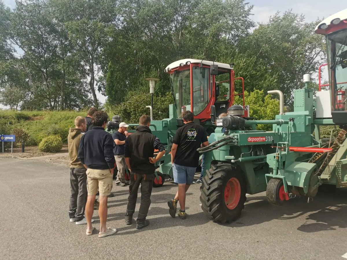 CercledEchanges's tweet image. Nous continuons dans les #formations sur le #lin avec la &quot;Conduite et entretien des retourneuses à lin&quot; dispensée aux salariés du teillage Le Lin Français - Jean Decock, par notre équipe #prevention et #machinisme 🚜

Plus d&apos;infos : ce27.fr/formation-m4