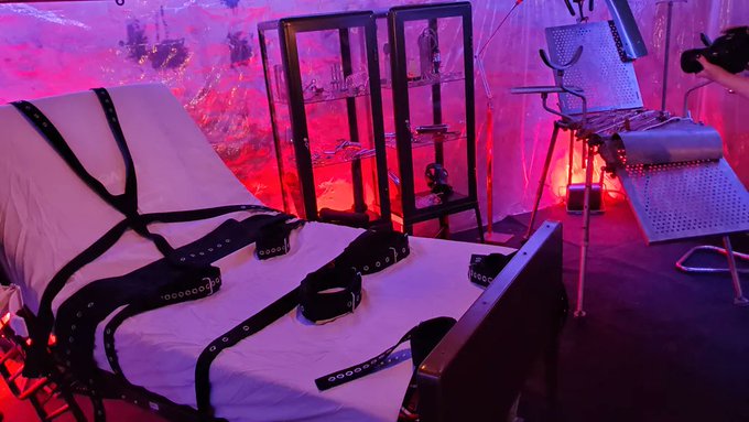 It's interesting how much lighting changes the mood of a playspace. I find the atmosphere and aesthetic