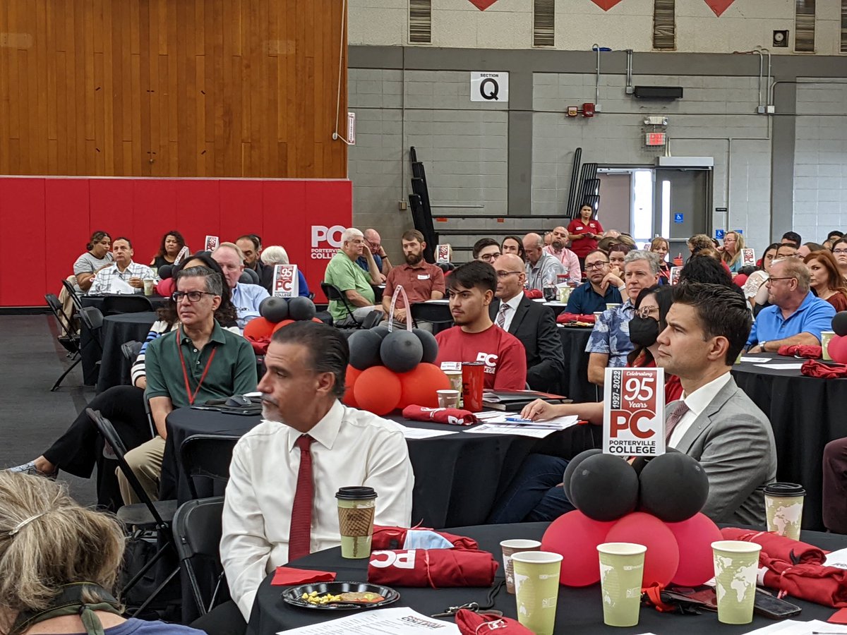 PCollegePirates's tweet photo. Using our incredible team spirit to help students achieve #PCStudentSuccess
#PCFlex #WeRbackbaby https://t.co/UjyI0kATAc