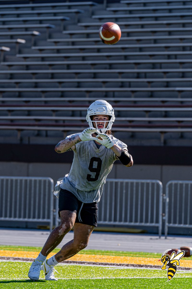 bwathletics's tweet photo. Guess who's back? 🎵 @BWYJFootball 
#BWGrit

PC: @Dustin330 https://t.co/7N9eQrqs7L