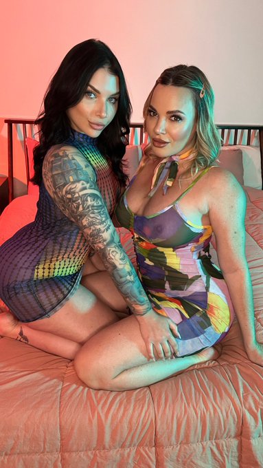 The iconic duo https://t.co/c7aPiO6wxF