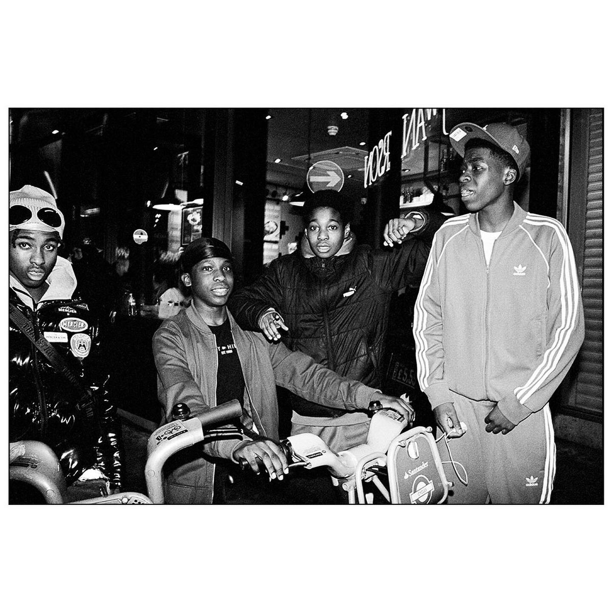 EthanMilner_'s tweet photo. #blackandwhite #filmphotography cuts through the crap and shows what’s actually there. #london #leica #m6 #film #analogue https://t.co/r7LGkcvIuW