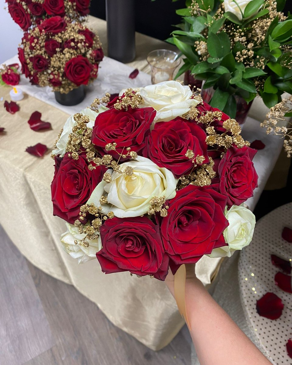 LBofHounslow's tweet photo. Learn how to arrange flowers to create beautiful bouquets, wreaths and more on a Floristry course with #LearnHounslow! π
Pick up a prospectus from your local library / or one of our main centres.
View our coursesβ‘οΈhttps://t.co/vuTE3cNesj
#AdultEducation #Floristrycourse https://t.co/syCvBJ7ARj