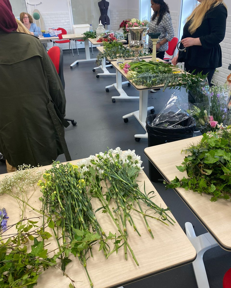 LBofHounslow's tweet photo. Learn how to arrange flowers to create beautiful bouquets, wreaths and more on a Floristry course with #LearnHounslow! π
Pick up a prospectus from your local library / or one of our main centres.
View our coursesβ‘οΈhttps://t.co/vuTE3cNesj
#AdultEducation #Floristrycourse https://t.co/syCvBJ7ARj