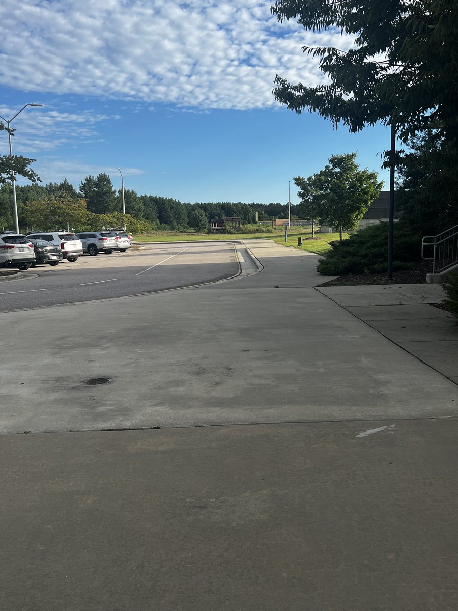 RolesvilleRams's tweet photo. HUGE shoutout and thanks to the RAMtastic members of @rolesvilleac1 who stayed until the sun was almost gone from the sky yesterday evening to make our campus shine!!! ✨✨ We are blessed with an amazing and supportive Ramily! https://t.co/ptCx70q3uG