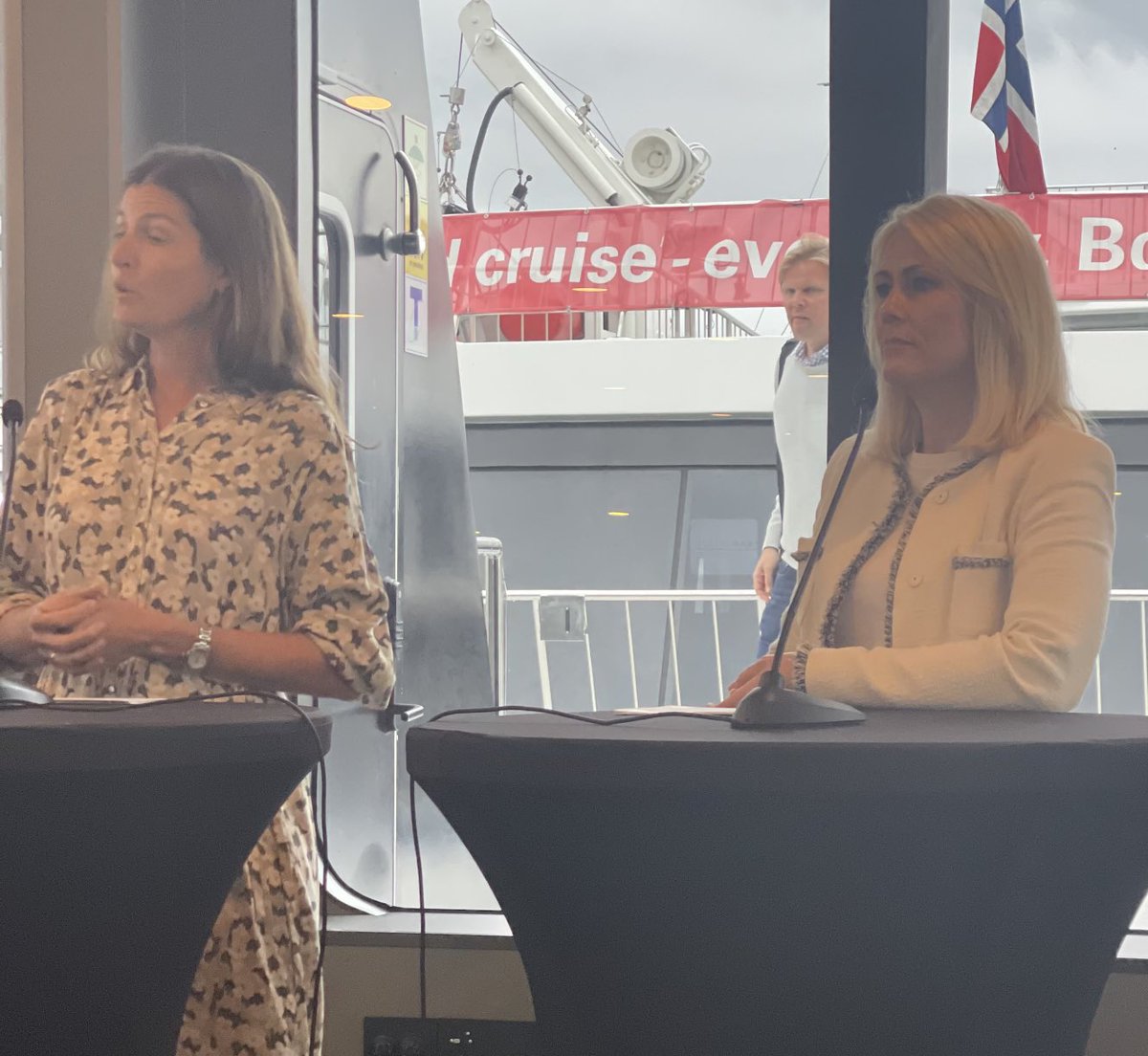 KBeitland's tweet photo. -Vi må spille på lag og dele informasjon..partnerskap er nøkkelen til å stå bedre rustet mot cyber angrep…, sier @SteidelKristine i panel om cyber sikkerhet i kraft bransjen med Ingvild Mykland AgderEnergi @NVE @UiA
#cybersecurity
#MicrosoftArendalsuka https://t.co/nMAmMbYaOa