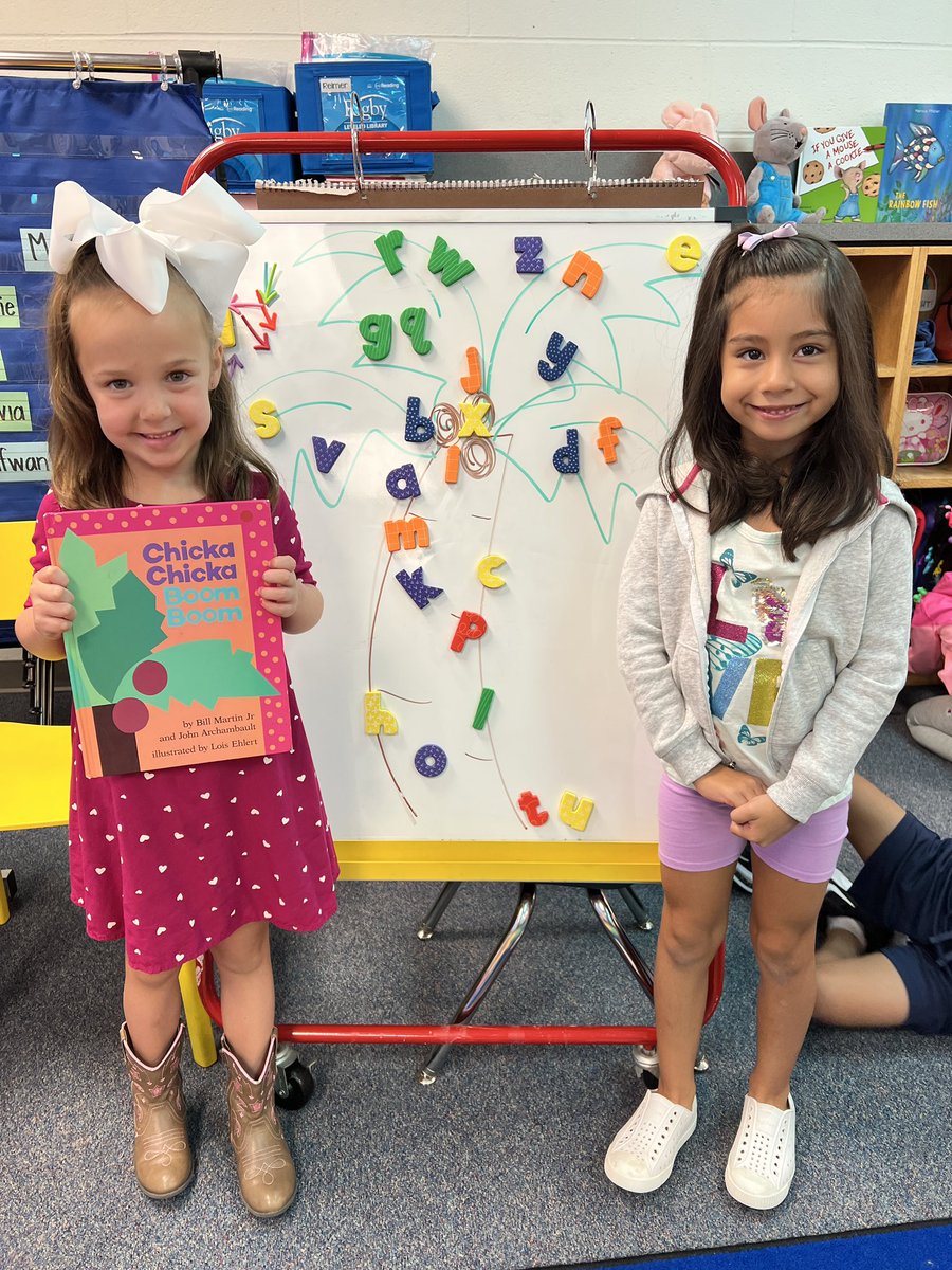 We are having fun with the alphabet in Kinderlandia… Chicka Chicka Boom Boom!
#SlaughterStrong2223 #YouBelonginMISD