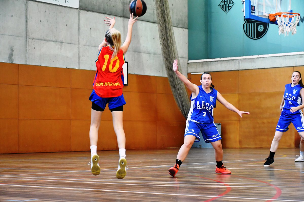 martinencbq's tweet photo. 🏀 El Sènior A femení competirà un curs més a #1acatalana. Algunes de les dates més destacades👇
🎁 Debut el 24/9 a @CBBalaguer 
🏡Estrena a casa 🆚@CESantNicolau 
🔚 Final de lliga 🆚@SQBCLUB 

 📅 Calendari complet! 👇
https://t.co/RfJtg7EesG
#SomMartinenc #BQFCM https://t.co/ey9ZWUl3hk