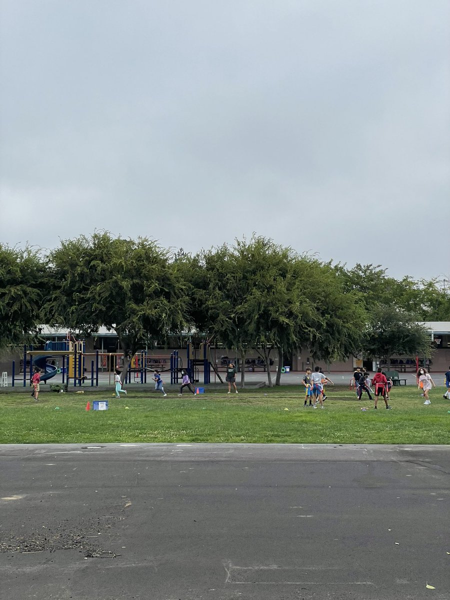 mrschingsclass's tweet photo. Out at PE! https://t.co/1Vk5L9BZDN