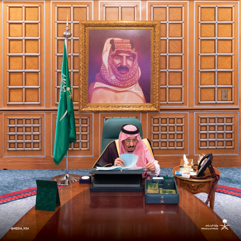 media_ksa's tweet photo. مركز #التواصل_الحكومي بوزارة الإعلام يصدر كتاب #المواجهة_الصامتة الذي يضم أكثر من 427 صورة توثق الحياة بالمملكة خلال جائحة كورونا.