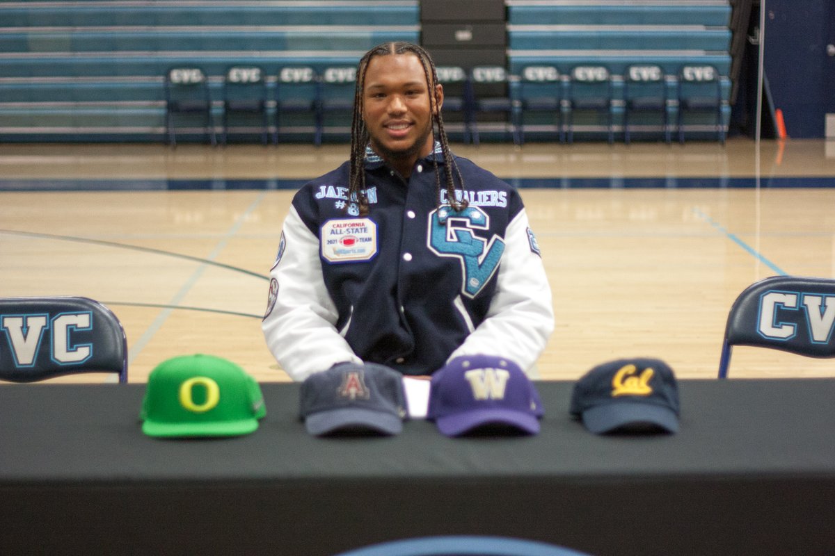 cvcschool's tweet photo. Congratulations to @JaedenJMoore on his commitment to play collegiate football at @oregonfootball ! @cvcathletics @Mason_Hughes https://t.co/O0aw2CXw0b