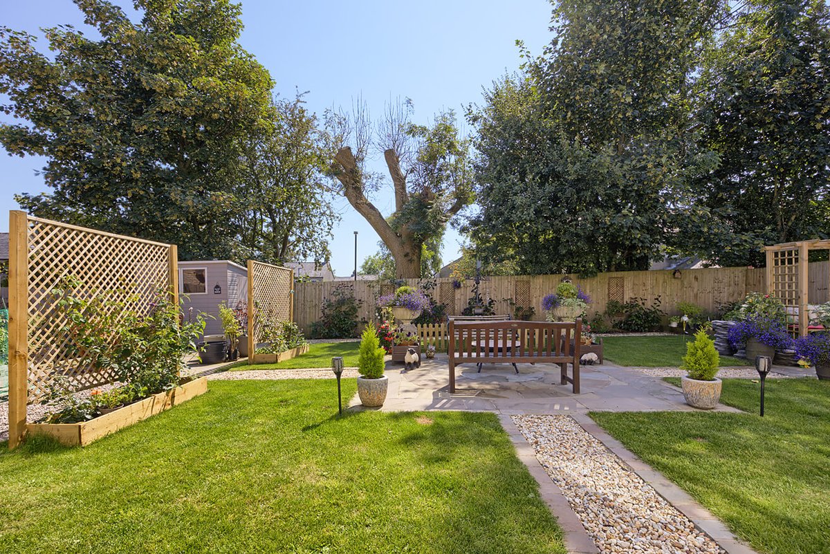 PendleHillProps's tweet image. 🏡 New Listing | Wolfs Fell Close | Chipping | £529,950 OIRO 🏡

A delightful, immaculately presented five-bedroom newly stone-built property in the highly sought-after village of Chipping.

#FIVEBEDROOM #DETACHED #DRIVEWAYANDGARAGE