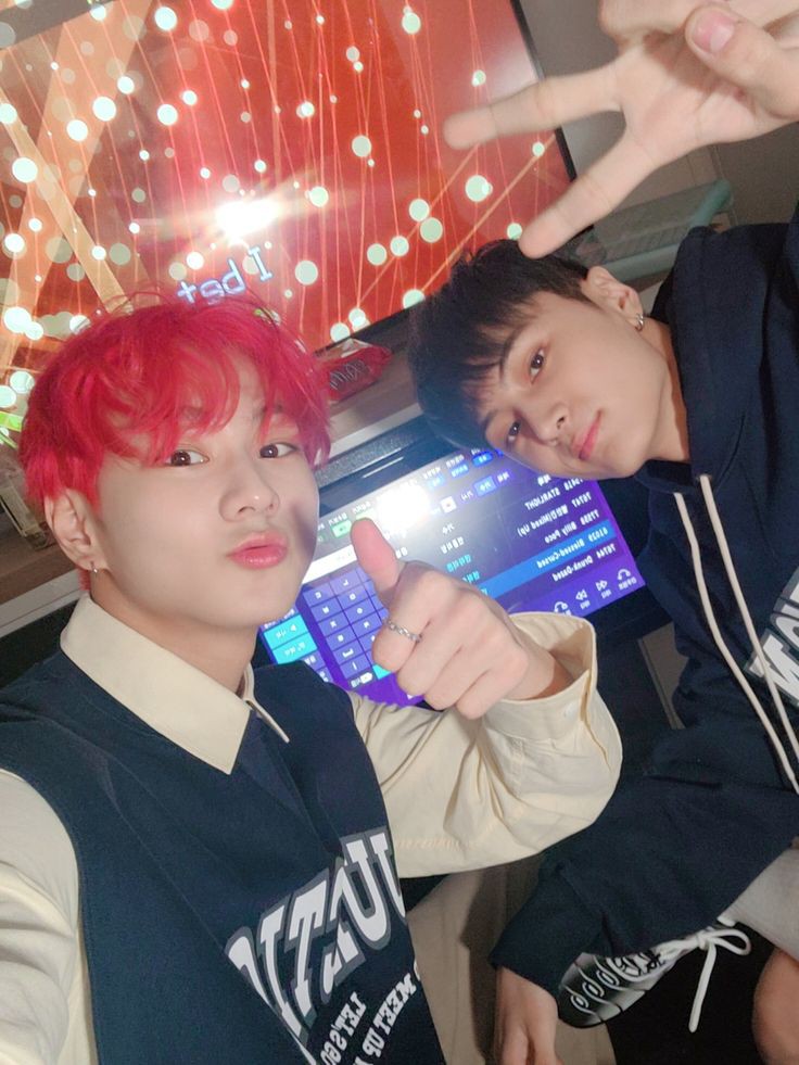 GAYNHYPENOFC's tweet photo. [#MINNIE 🦅] 생일 축하해, 헨리! 오늘 하루도 기쁨이 가득하시고 좋은 일만 가득하시길 바랍니다. 우리는 당신을 우리 팀에 포함하게되어 기쁩니다. 우리는 당신을 매우 사랑합니다! 사탕. https://t.co/Dh2hMt0ItK