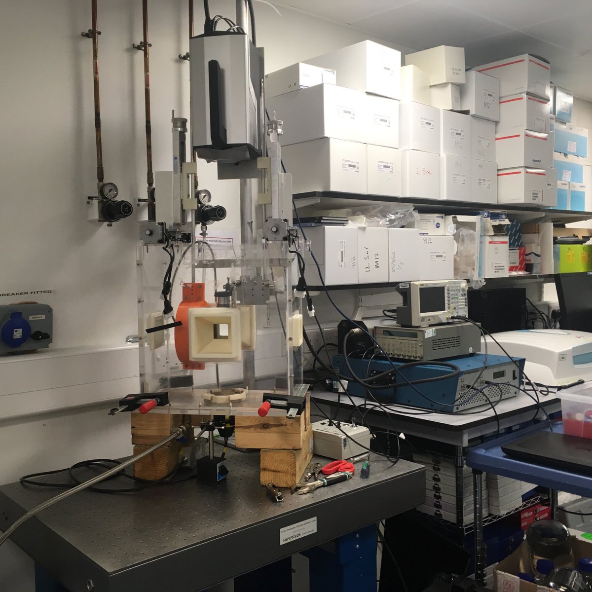 The <a href="/cav_lab/">CavLab</a> tank and high speed camera are on secondment to @CRUK_BI for an exciting collaboration  #microbubbles #ultrasound
