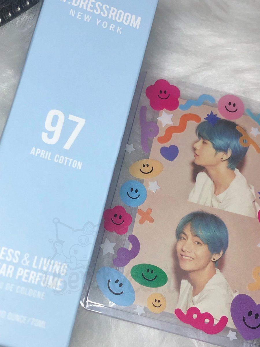 bittaerie's tweet photo. 💭 @0797KTH #keithproofs
hello! the item arrived alr ! tysm for the free claim ! ang bangooo ni jungkook aaaaaaaaa i thought yung perfume lang dadating pero ang daming freebies + may decorated toploader pa >__< stay safe po ! ty again hihi <33 https://t.co/BFJAakwIQu