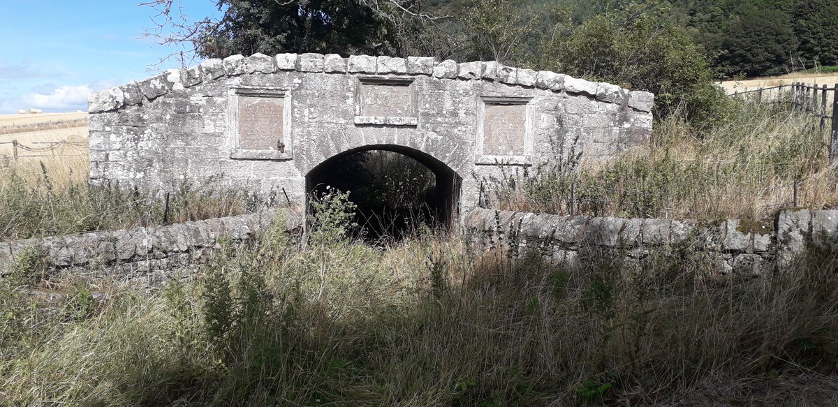 aljaroo1874's tweet photo. Passed this 19th century #ParenwellBridge on my run from #Lochore & over #BenartyHill #Fife
Built to commemorate #LordRothes failed attempt to seize #LordDarnley in 1567 on the old #StJohnston now #Perth road.
#RunAndSee #RunAndLearn
#RunFife #FifeRunning https://t.co/IDdnMQhA93