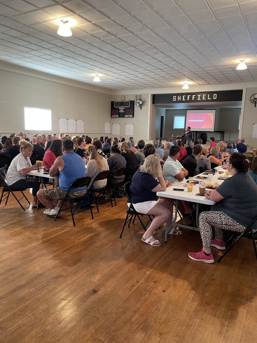 westforkcsd's tweet photo. West Fork staff is back!  Thank you to Block 10 for an amazing spread, setting up, and great facilities!  We love the support of our local communities! https://t.co/4ss2IIpDlZ