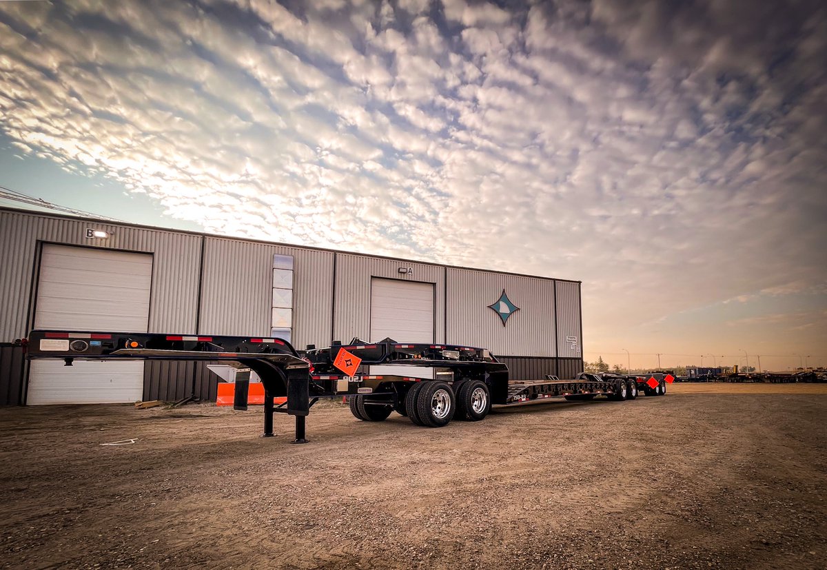 Accusteel_Inc's tweet photo. What a beautiful way to start the day, post paint update with our customer! In a few short weeks this unit will be heading up north to join a fleet that only run on the ice roads! 

#accusteel #iceroads #quality #Integrity https://t.co/uytbR8un0T