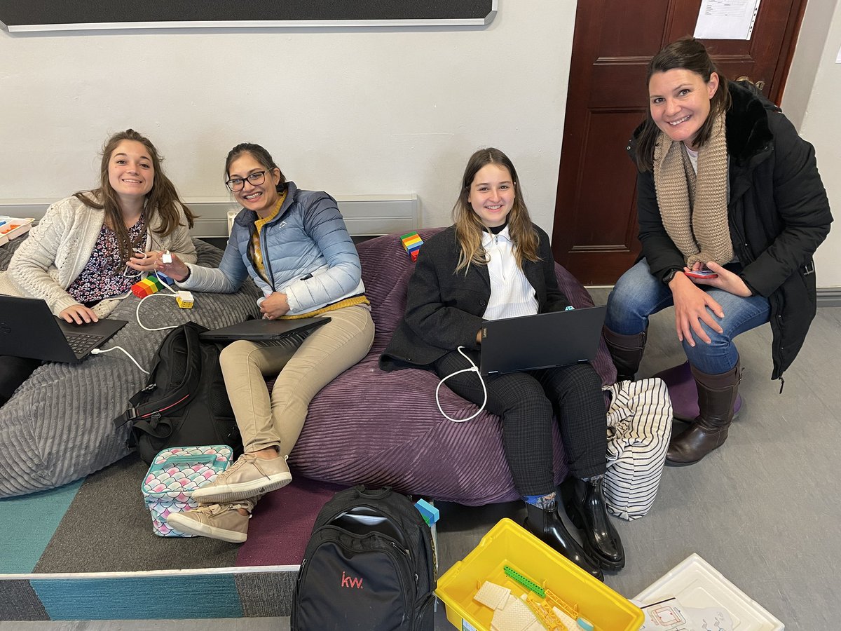 Brag post 🚨 Look at all these INCREDIBLE <a href="/WGJS1/">Wynberg Girls' Junior School</a> teachers spending their afternoon learning about <a href="/LEGO_Education/">LEGO Education</a> with <a href="/handsontechsa/">Hands on Tech</a> 🎉 so much laughter, learning and risk-taking! Proud to work with these wonderful humans #WonderfulWynbergGirls <a href="/WCEDnews/">WCEDNews</a>