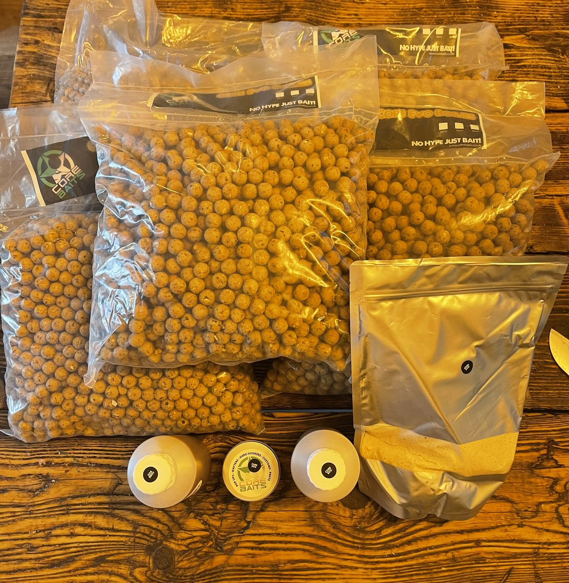 A big thank you to <a href="/matt_duce1980/">Matt Duce</a> &amp; <a href="/CoreBaits_uk/">Core Baits</a> for the bait hopefully they get there heads down and start to feed on the Core Evo 🍽