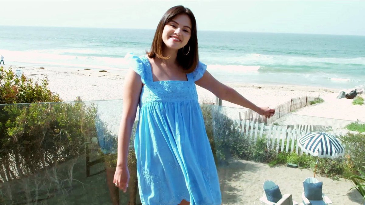 Selena Gomez Source on Twitter "Selena Gomez touring the Hannah Montana beach house"