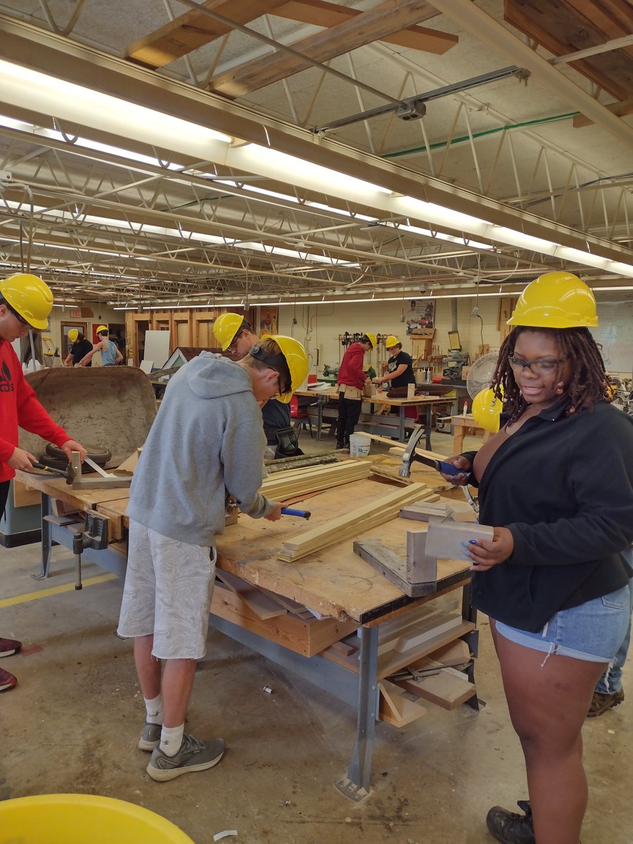GSTCBuilder's tweet photo. Gibson class of 2024 working on some face nailing and toe nailing! #gettingstarted https://t.co/DrXA5F0Vrk