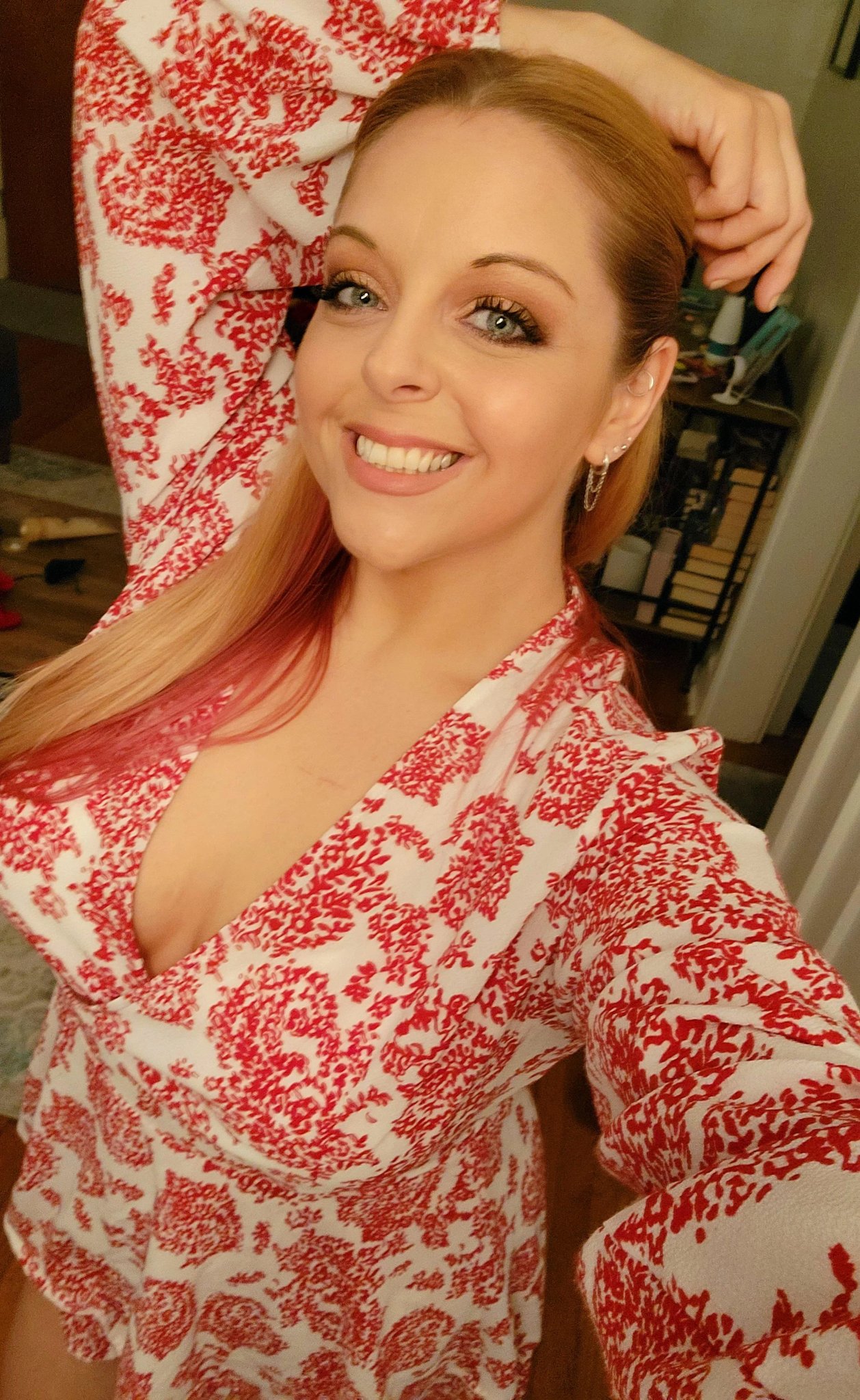 Mia on Twitter "RT Yvettedavis_ 40, mature mom... Am I still hot?🥰