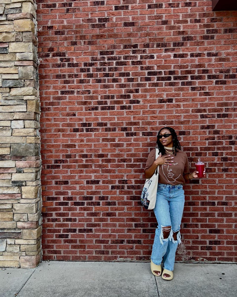 itsjustkennedy_'s tweet photo. Came in hot, going out on fire. #ncat23 #lastfdoc #senior https://t.co/ctvhivpORQ