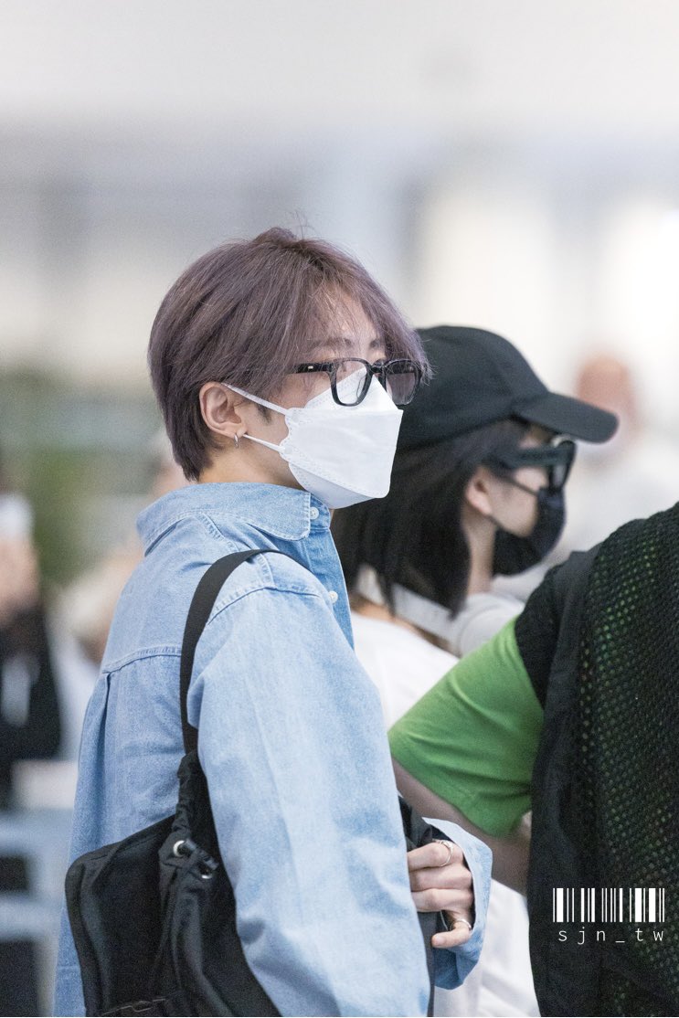 sjn_tw's tweet photo. 20220818 INI HND 羽田空港 出国✈️
・許 豊凡　XU FENGFAN

-------✂--------✂--------✂---------

#INI #許豊凡 #XUFENGFAN #INI好きな人と繋がりたい #MINIと繋がりたい https://t.co/qTDcoV6MUu