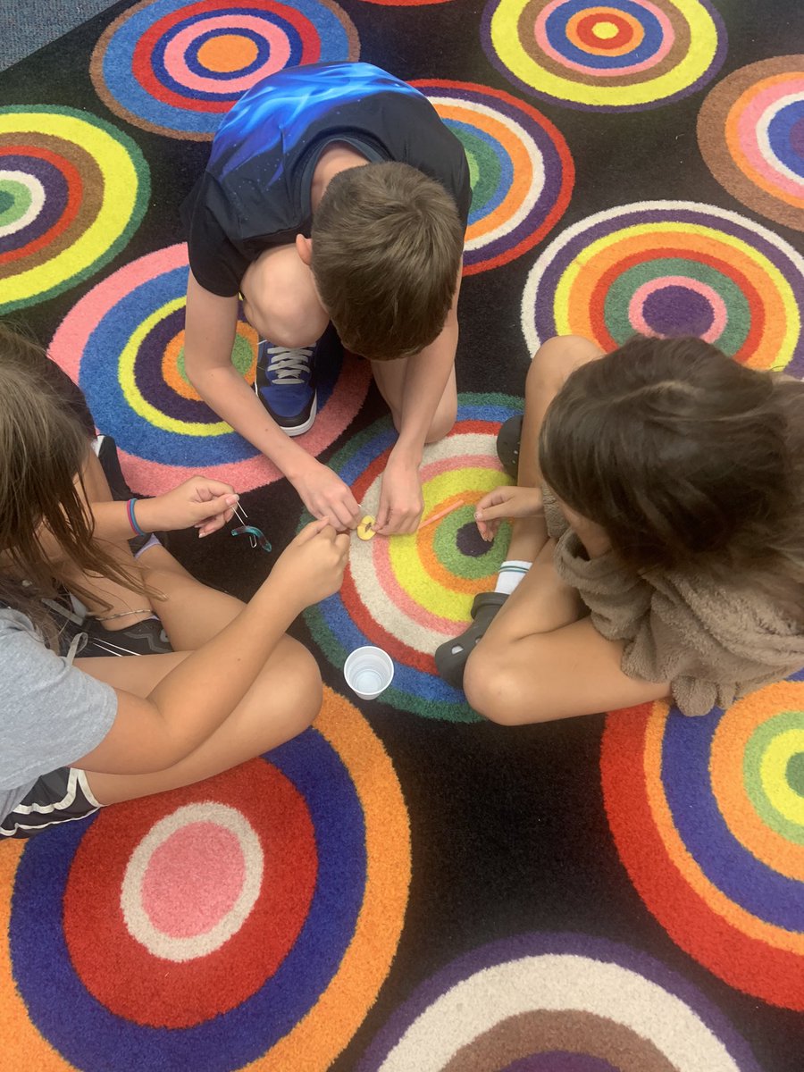 MrsSchusterMPS's tweet photo. SAVE FRED!! These fourth graders LOVED practicing their communication and teamwork skills in this fun challenge! #Proud2bMPS #MavericksMoveMountains @MPS_Morton @MalonePrincipal https://t.co/fyJwX1eSr8