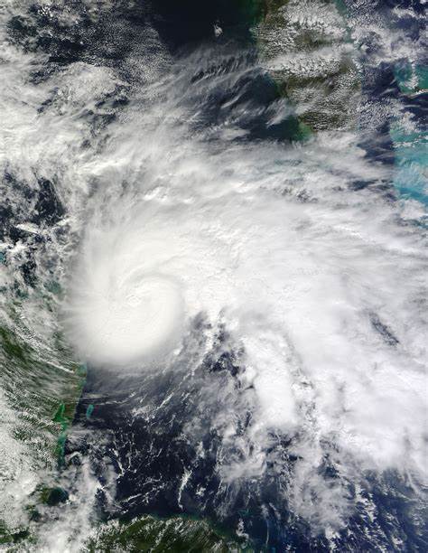 WCHealth's tweet photo. Hurricane season is almost here.  Test your hurricane preparedness knowledge.  https://t.co/rOQSlbzVZb https://t.co/76WkqOlWRA