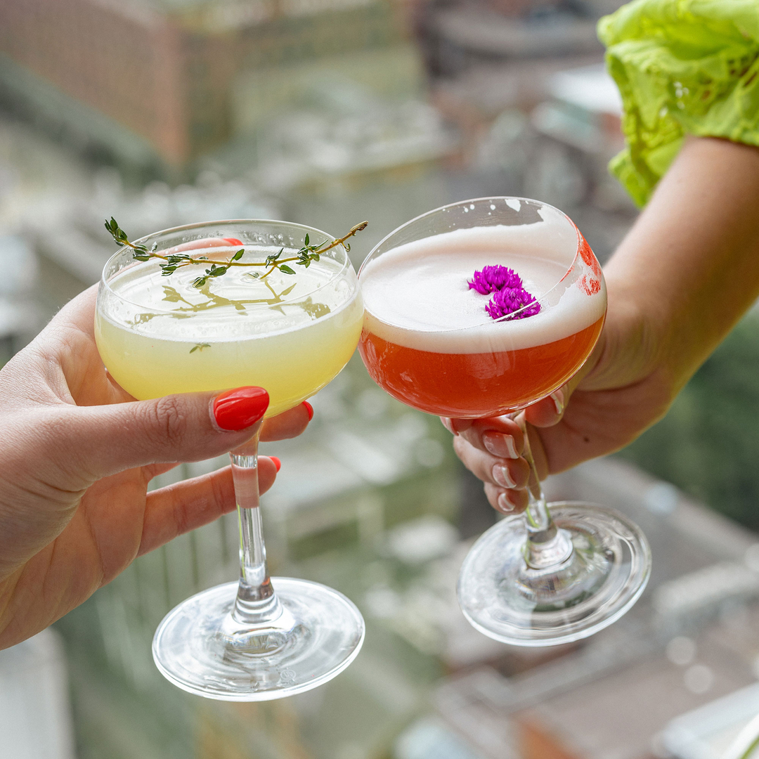 _Lovedrobe_'s tweet photo. Nothing beats a cocktail night... Unless its a 50% off sale 👀

Grab your weekend outfit with our 50% off sale on selected lines... oh and we also offer next day delivery too🎉💫 https://t.co/pn501I141A