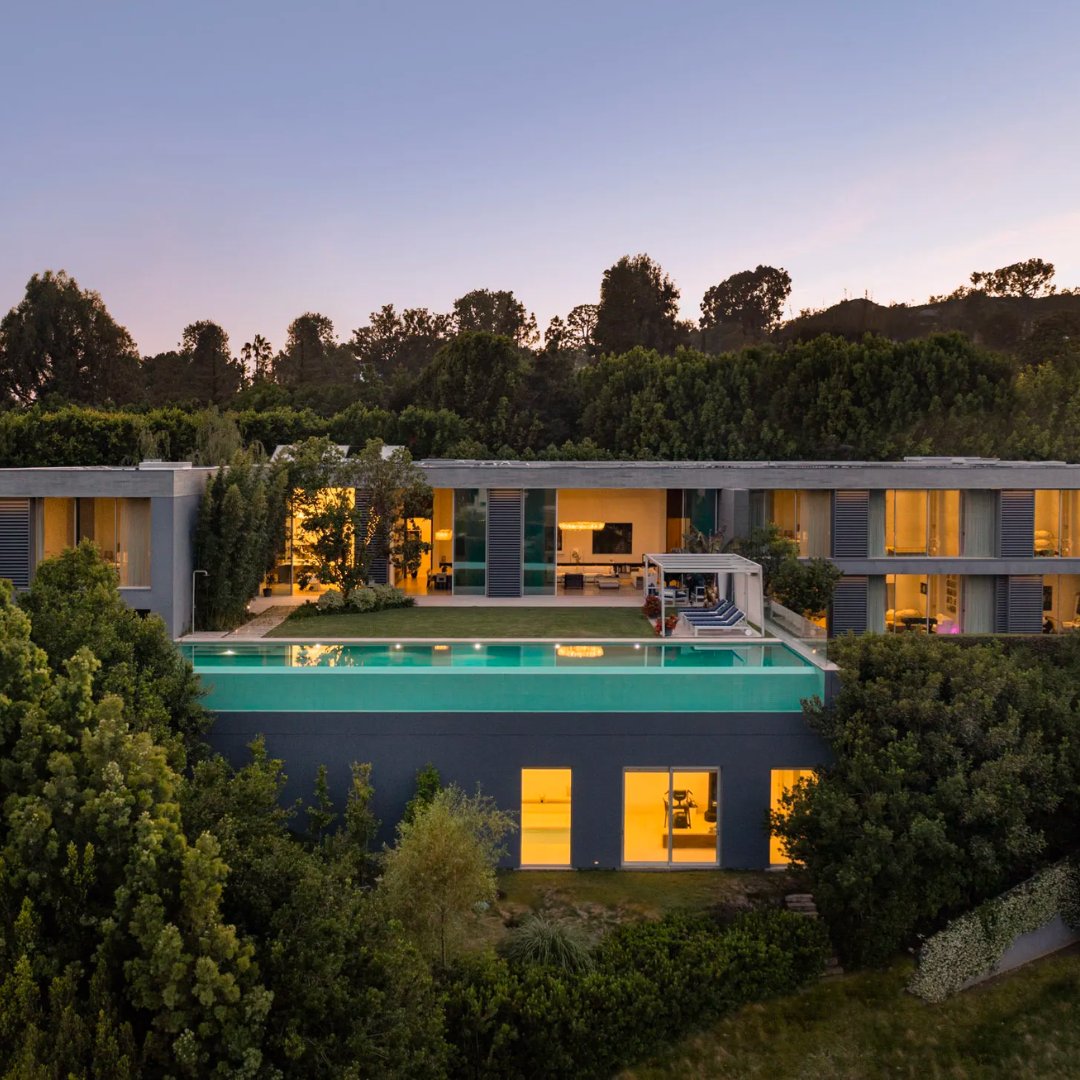 JamesEdition tweet media