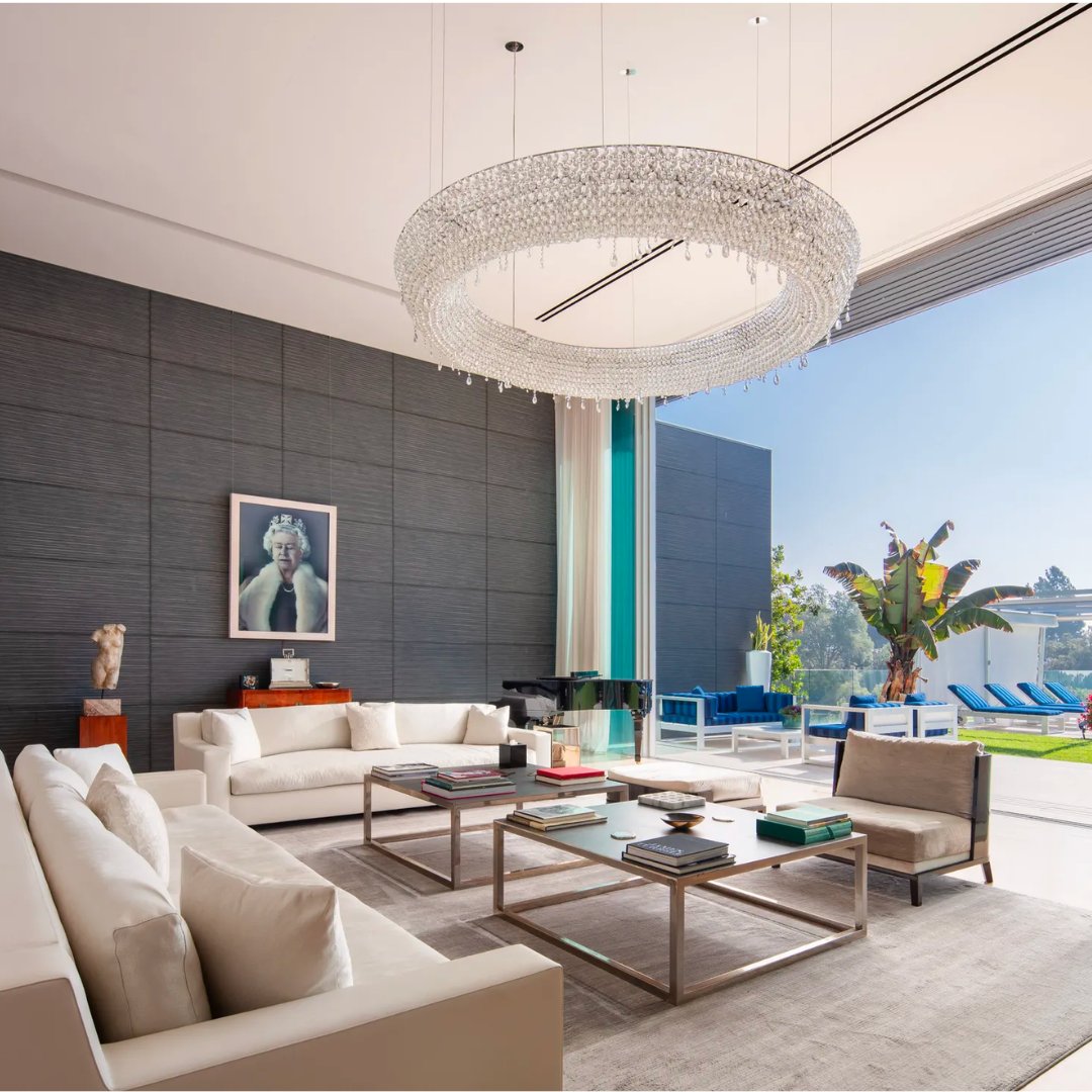 JamesEdition tweet media