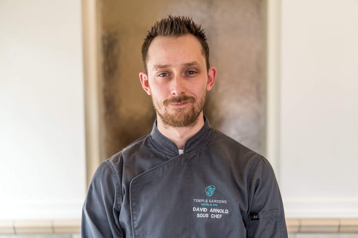 Meet Chef David! He has been a valuable team member for over 12 years now, starting as a casual kitchen employee and working his way up to his current role as chef. David grew up in central Alberta where he began his now 20-year career in the dining and hospitality industry.🧑‍🍳
