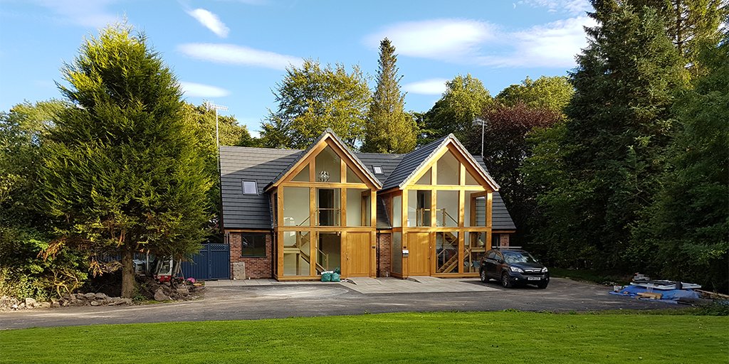 UK_CW's tweet photo. #TimberThursday🌳
Discover #TimberExpo exhibitor @HardwoodsGroup's oak framed structures & moulded profiles including decking, exterior cladding, interior cladding & panelling, oak architrave & skirting and acoustic panelling.
4-6 Oct | NEC
Register | https://t.co/NUcRV2MLfx https://t.co/ZZt4aHAwKe