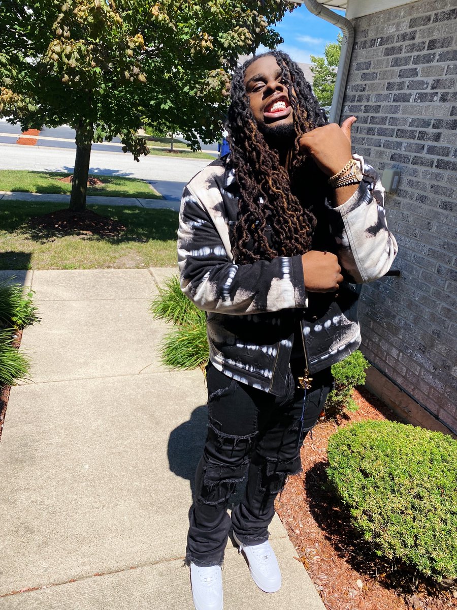 JGDOOIT's tweet photo. ALL MY OLD HOES, NEW NIGGAS LIGHT AS HELL 😢 https://t.co/bq9mhhqBp2