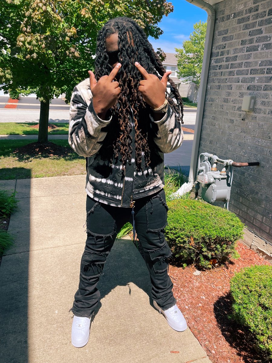 JGDOOIT's tweet photo. ALL MY OLD HOES, NEW NIGGAS LIGHT AS HELL 😢 https://t.co/bq9mhhqBp2