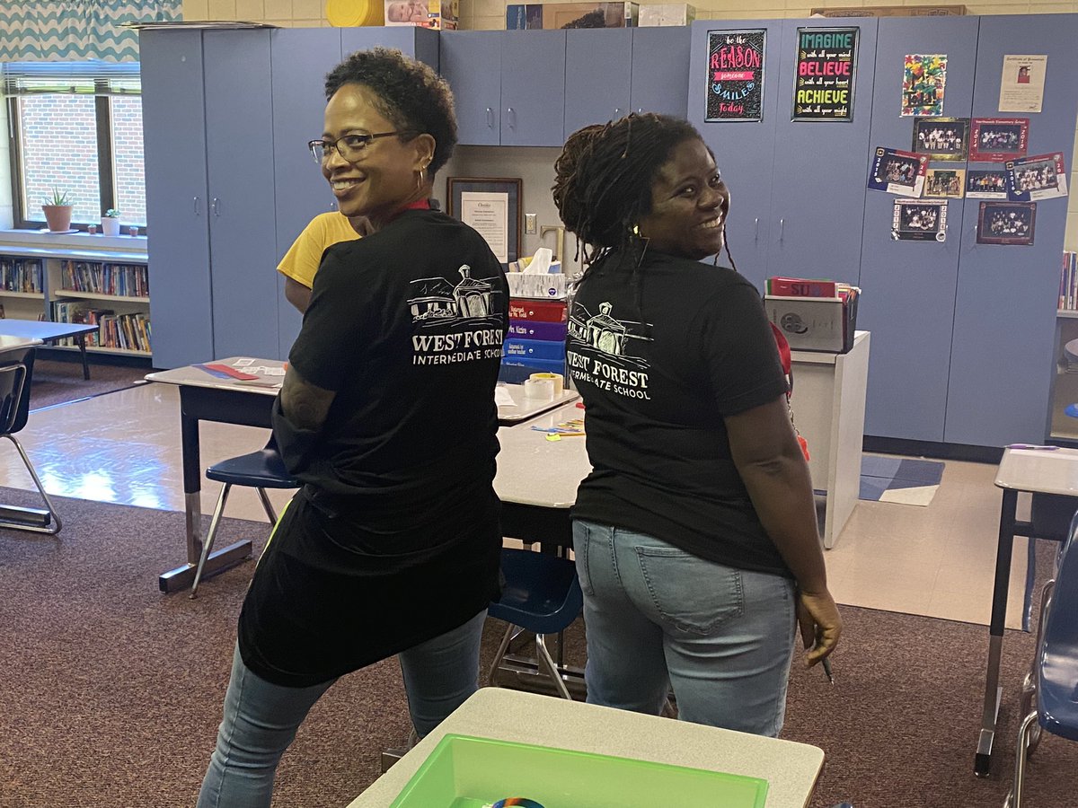 WestForestInt's tweet photo. We’re off to a great start this year! We have such an awesome support system. A special thank you to Dr. Seymore and Rev. Dunbar, for stopping by and putting a smile on our students faces. https://t.co/u0zCYXKHzb