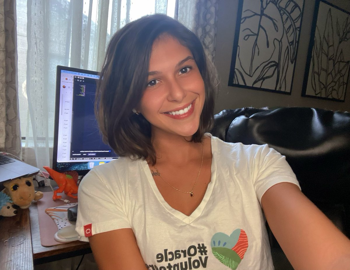 pilatesdev's tweet image. I’m SO excited to announce I’ve been invited to return back to @oracle next Summer 2023!!! 
I can’t even put to words how excited I am!! To have the opportunity to return back to my amazing team, the Database Tools team, is just incredible 🥰🥰 IM SO HAPPY