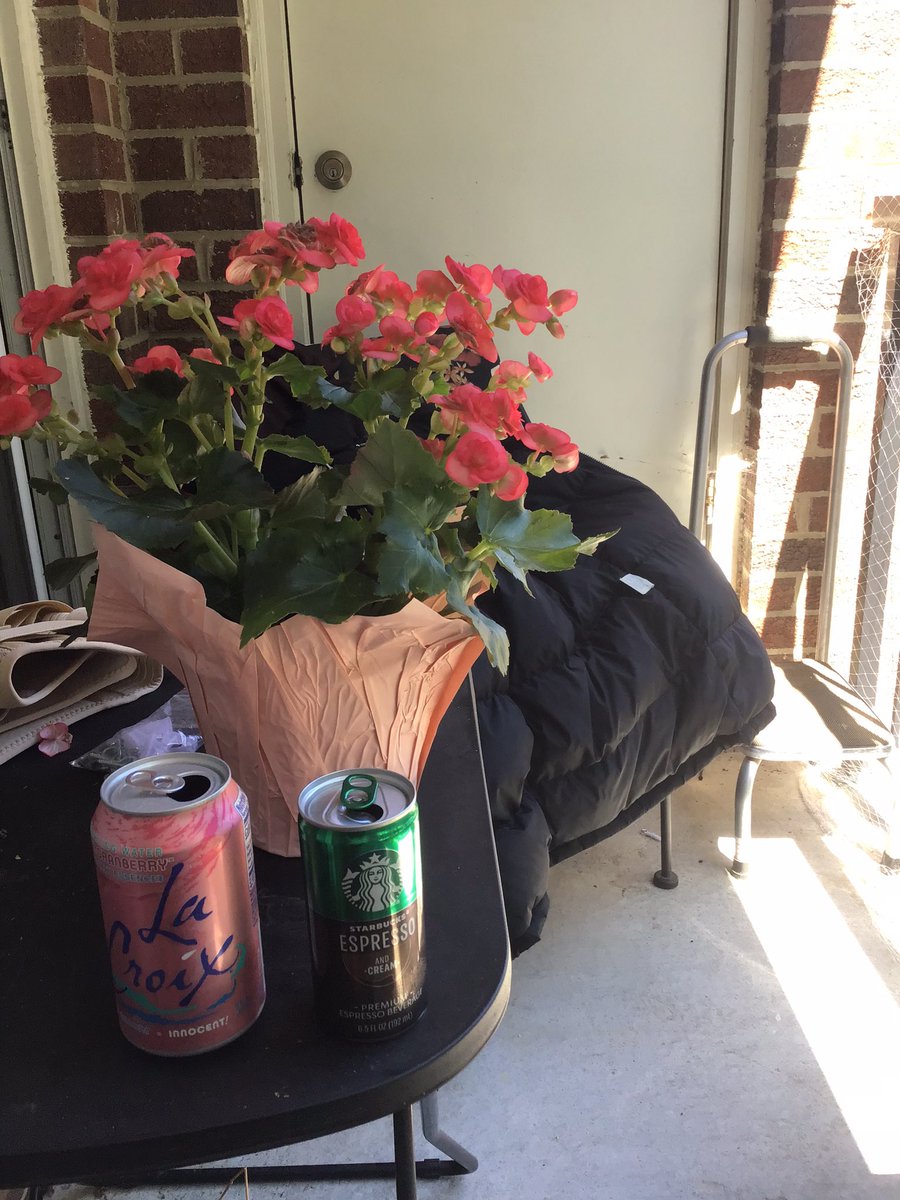 oceana1009's tweet photo. #multibev with seltzer and a canned espresso @multibev https://t.co/gtXgJxUzUf
