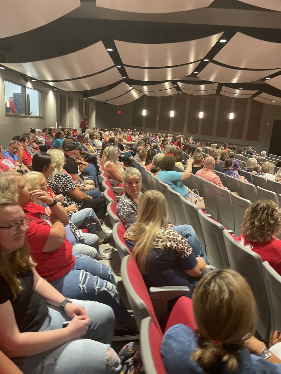 BSCTC05's tweet photo. President Sellars had an excellent time speaking at Martin County High School last week. Educational partnerships strengthen, support, and transform communities. Here's to a FANTASTIC school year! GO CARDS! #BSCTCProud #BSCTC #KCTCS #education #learning #EducationMatters https://t.co/bcJnUjBQ05
