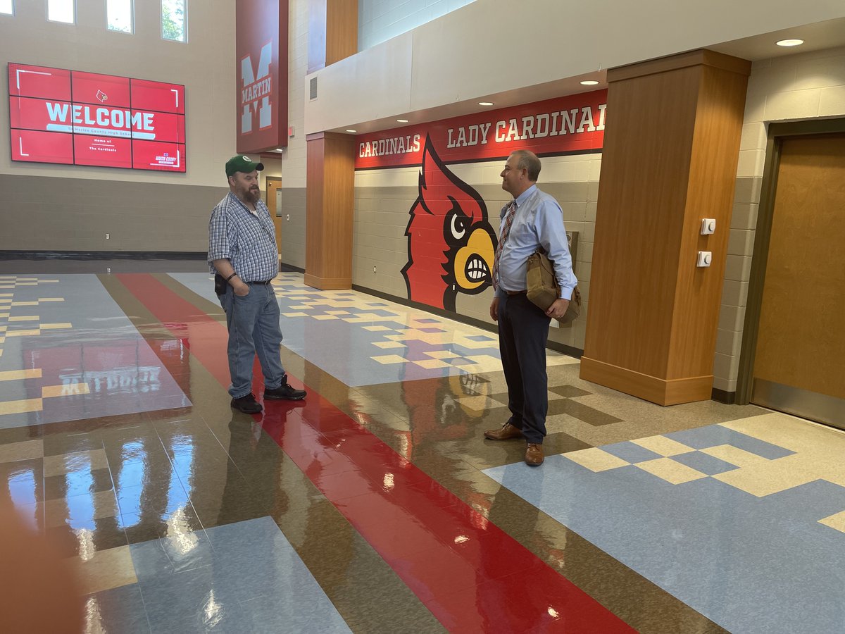 BSCTC05's tweet photo. President Sellars had an excellent time speaking at Martin County High School last week. Educational partnerships strengthen, support, and transform communities. Here's to a FANTASTIC school year! GO CARDS! #BSCTCProud #BSCTC #KCTCS #education #learning #EducationMatters https://t.co/bcJnUjBQ05