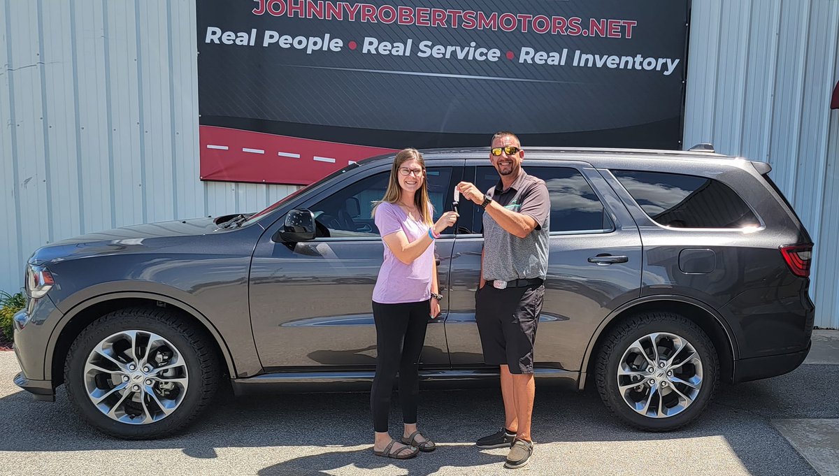 Kelsey got the keys to a 2019 Dodge Durango! 🔑 Enjoy your new #RobertsRide and thank you for choosing Jeremy and the #RobertsTeam! 

#Dodge #DodgeDurango #SUV #ThatsMyDodge 