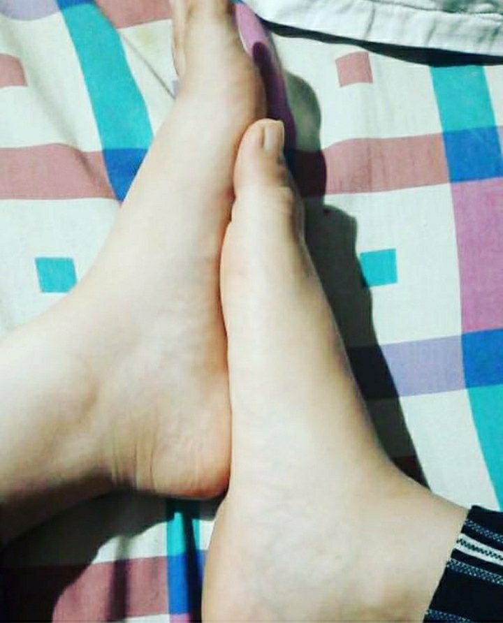 ABC52219221's tweet photo. For all those dogs who demand to worship their God's feet. Carry on dogs🐕🐶 . Clean every inch of my divine feet with your tongue https://t.co/egVHBH4z86