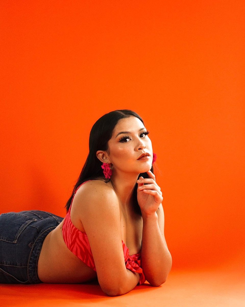 VANITALEOMUSIC's tweet photo. stream my new single! ok bye 🤠 https://t.co/OAIvFASBnp