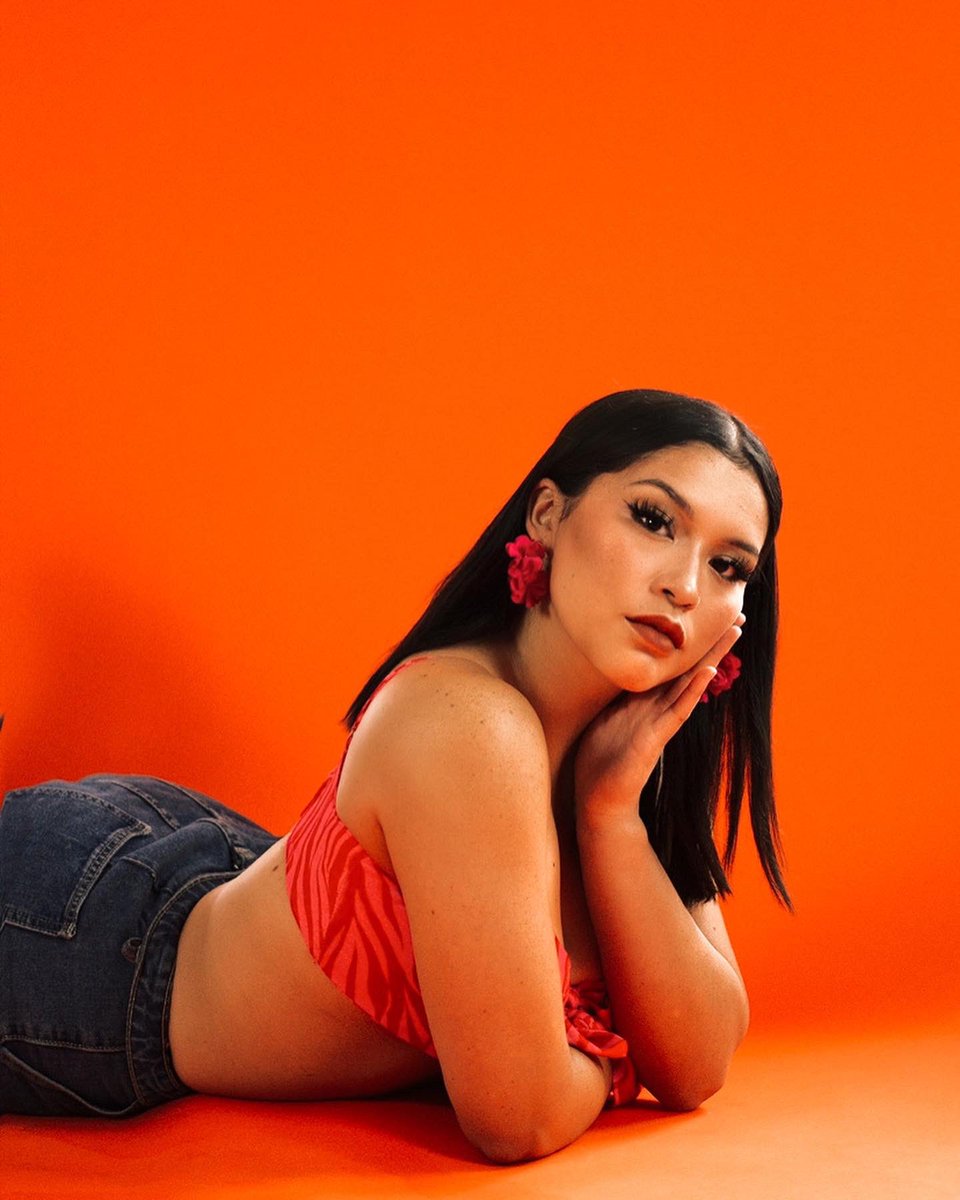 VANITALEOMUSIC's tweet photo. stream my new single! ok bye 🤠 https://t.co/OAIvFASBnp